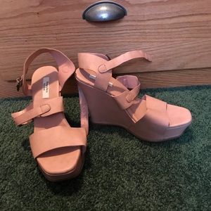 Simply Vera wedge